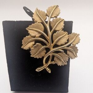 Trifari Vintage Gold Tone Leaf Branch Brooch Pin Elegant Nature Inspired